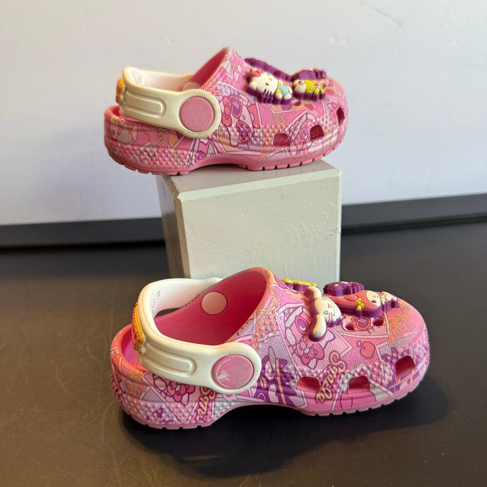 Crocs Hello Kitty & Friends C5 Pink Sanrio Collab Clogs with Jibbitz Charms - Picture 5 of 9